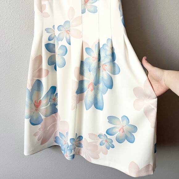 Calvin Klein Scuba Sleeveless Fit n Flare Cream Blue Floral Dress Womens Size 12 - Picture 3 of 10